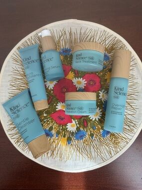 Kind Science Deluxe 6 Piece Skincare Kit New